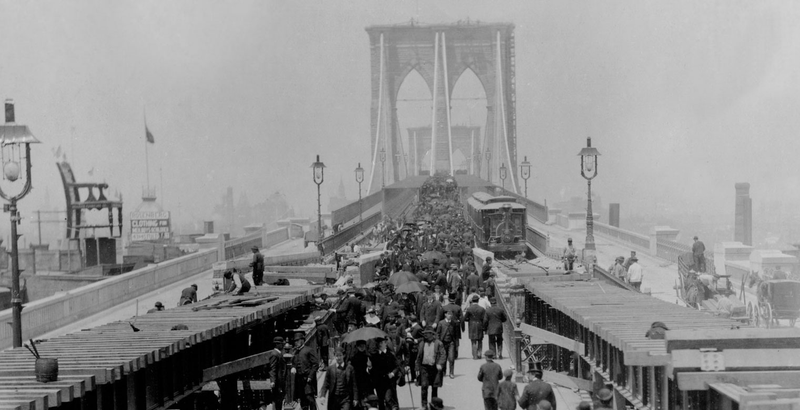 Illustration for article titled La leyenda de Robert
Odlum, el hombre que apostó su vida tirándose del puente de Brooklyn